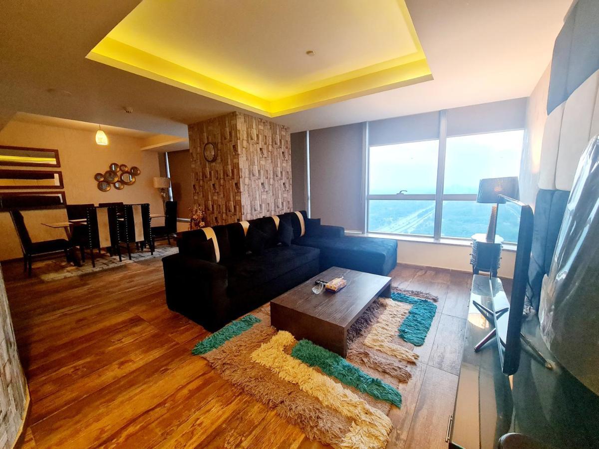 Royal Residencia Centaurus Apartment Islamabad Exterior photo